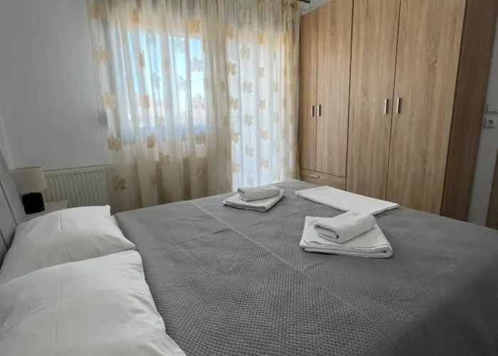 Penelope's ιι Apartment *